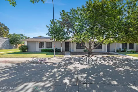 8835 N New World Dr, Glendale, AZ 85302