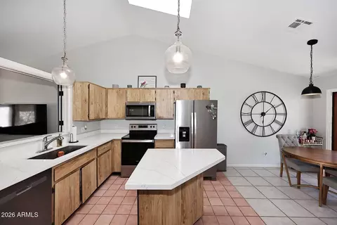 Kitchen - 1721 E Sandra Ter, Phoenix, AZ 85022 photo 1 of 3