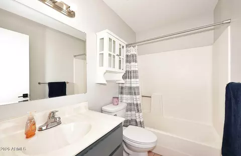 Bath - 1721 E Sandra Ter, Phoenix, AZ 85022 photo 1 of 3