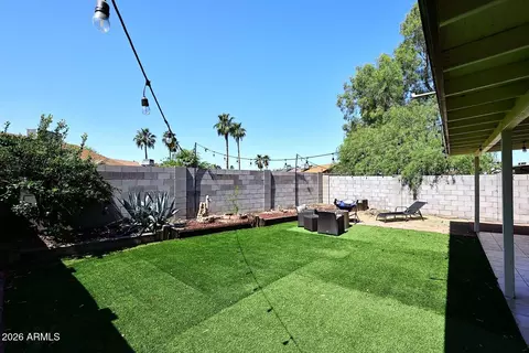 Exterior - 1721 E Sandra Ter, Phoenix, AZ 85022 photo 2 of 9
