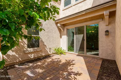 Exterior - 882 E Parkview Dr, Gilbert, AZ 85295 photo 9 of 18