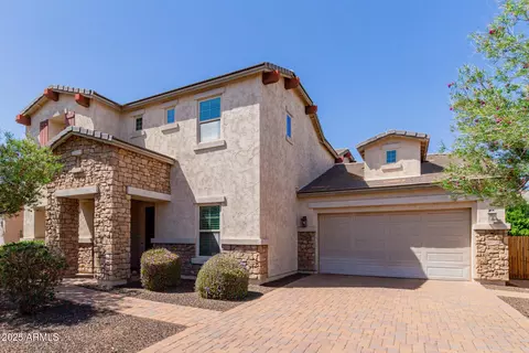 Exterior - 882 E Parkview Dr, Gilbert, AZ 85295 photo 7 of 18
