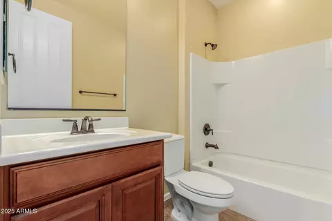 Bath - 882 E Parkview Dr, Gilbert, AZ 85295 photo 5 of 6
