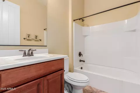 Bath - 882 E Parkview Dr, Gilbert, AZ 85295 photo 4 of 6