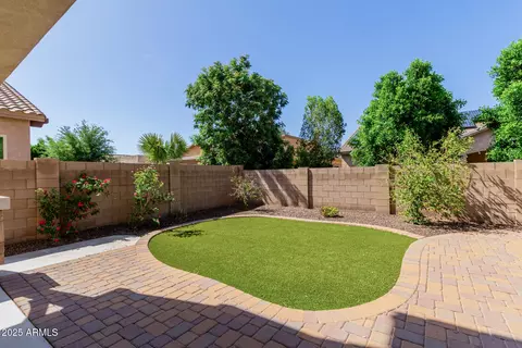 Exterior - 882 E Parkview Dr, Gilbert, AZ 85295 photo 13 of 18