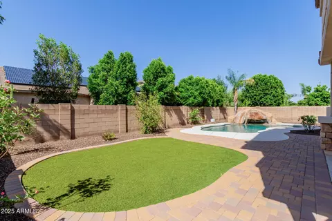 Exterior - 882 E Parkview Dr, Gilbert, AZ 85295 photo 14 of 18