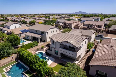 View/Area - 882 E Parkview Dr, Gilbert, AZ 85295 photo 4 of 7