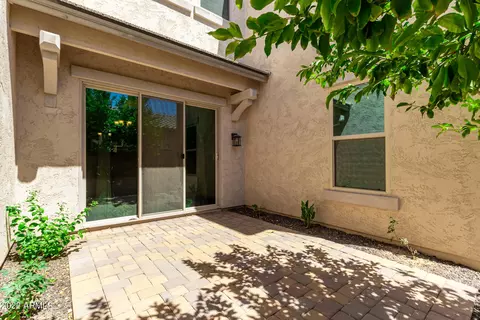 Exterior - 882 E Parkview Dr, Gilbert, AZ 85295 photo 2 of 18