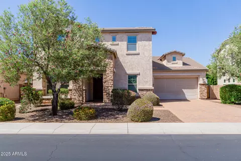 Exterior - 882 E Parkview Dr, Gilbert, AZ 85295 photo 3 of 18