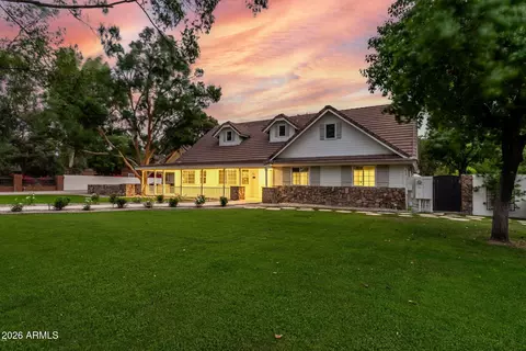 Exterior - 701 Encinas Ave, Gilbert, AZ 85234 photo 2 of 11
