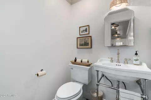 Bath - 701 Encinas Ave, Gilbert, AZ 85234 photo 1 of 5