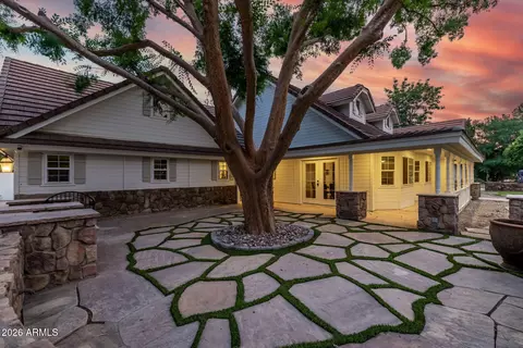 Exterior - 701 Encinas Ave, Gilbert, AZ 85234 photo 3 of 11