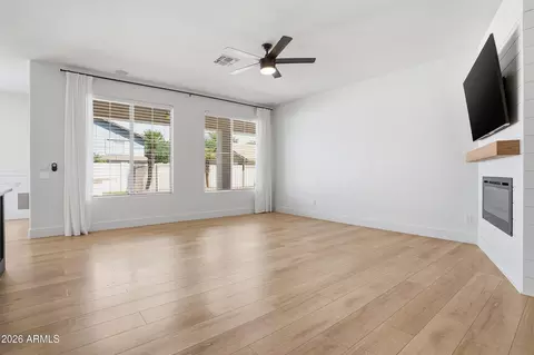3262 E Cotton Ln, Gilbert, AZ 85234 photo 7