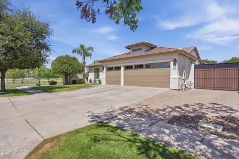 3262 E Cotton Ln, Gilbert, AZ 85234 photo 4