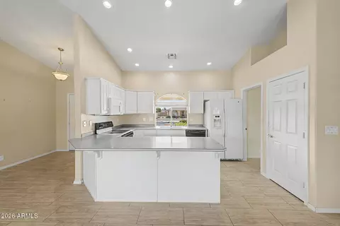 Kitchen - 10960 E Kiva Ave, Mesa, AZ 85209 photo 1 of 2