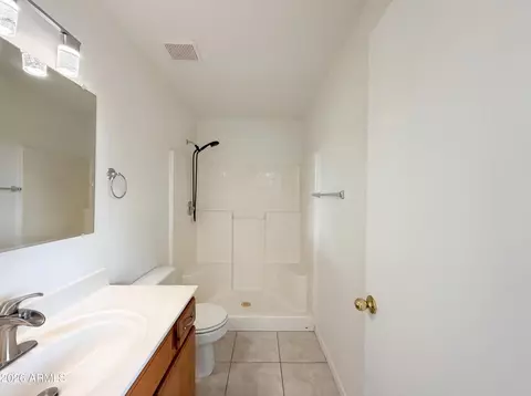Bath - 23115 E Oxbow Dr, Florence, AZ 85132 photo 1 of 2