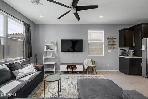 6773 W Trumbull Rd, Phoenix, AZ 85043 photo 9