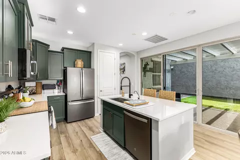 Kitchen - 4340 E Jesse St, Gilbert, AZ 85295 photo 2 of 3