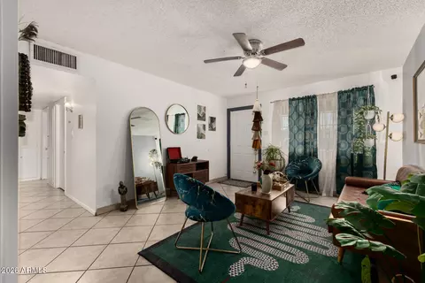 Living - 6952 W Wolf St, Phoenix, AZ 85033 photo 2 of 5