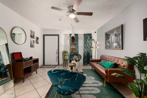 Living - 6952 W Wolf St, Phoenix, AZ 85033 photo 3 of 5
