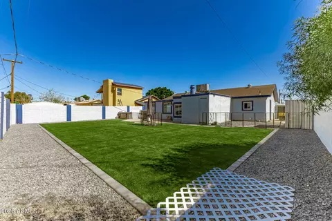 Exterior - 6952 W Wolf St, Phoenix, AZ 85033 photo 6 of 7