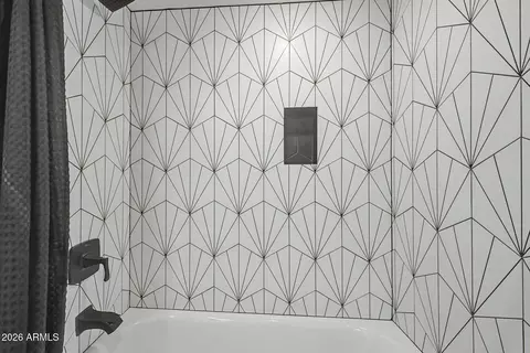 Bath - 7013 N Barbados Pl, Phoenix, AZ 85021 photo 4 of 4