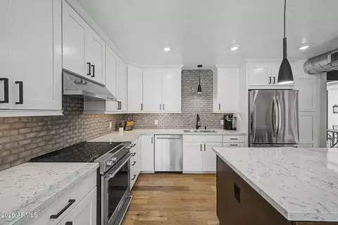 Kitchen - 7013 N Barbados Pl, Phoenix, AZ 85021 photo 5 of 6