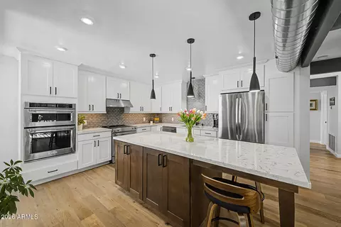 Kitchen - 7013 N Barbados Pl, Phoenix, AZ 85021 photo 1 of 6