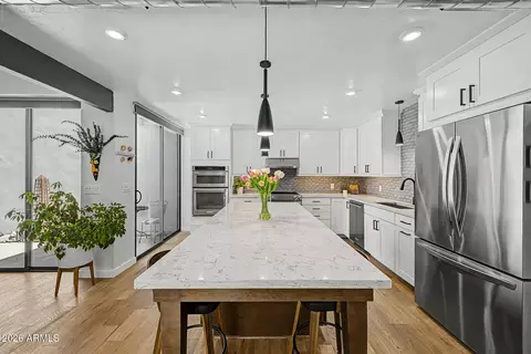 Kitchen - 7013 N Barbados Pl, Phoenix, AZ 85021 photo 2 of 6