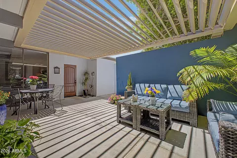 Exterior - 7013 N Barbados Pl, Phoenix, AZ 85021 photo 5 of 12