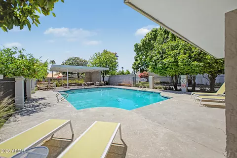 Exterior - 7013 N Barbados Pl, Phoenix, AZ 85021 photo 9 of 12
