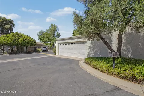 Exterior - 7013 N Barbados Pl, Phoenix, AZ 85021 photo 8 of 12