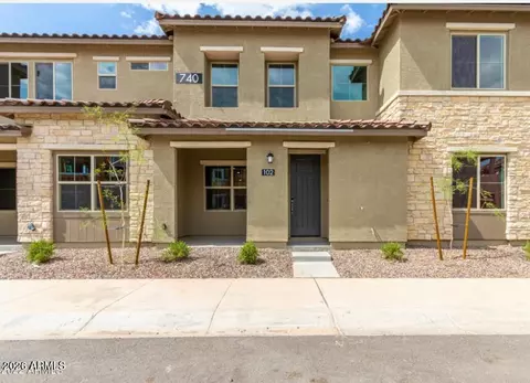 740 E Lark St #102, Gilbert, AZ 85297