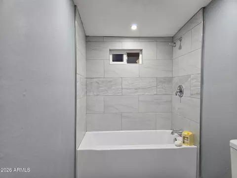 Bath - 770 S Pinal Dr, Apache Junction, AZ 85120 photo 10 of 10