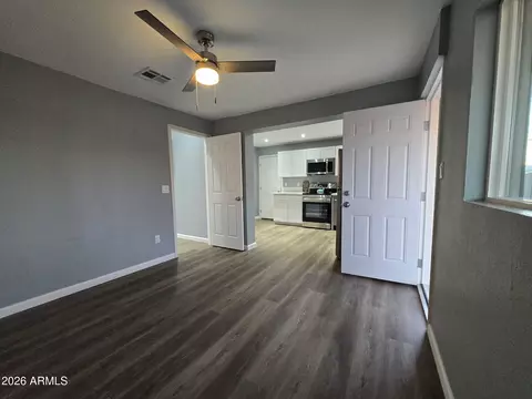 Living - 770 S Pinal Dr, Apache Junction, AZ 85120 photo 2 of 6