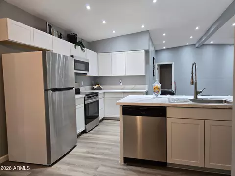 Kitchen - 770 S Pinal Dr, Apache Junction, AZ 85120 photo 6 of 6