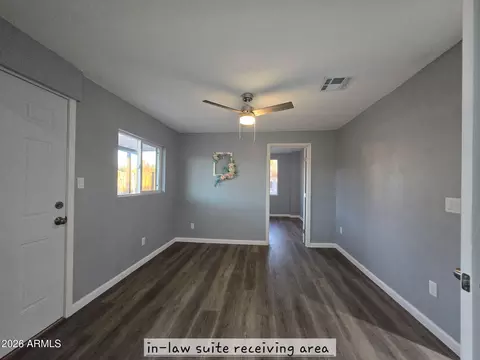 Living - 770 S Pinal Dr, Apache Junction, AZ 85120 photo 3 of 6