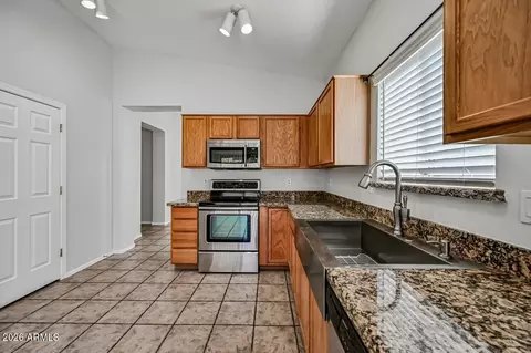 952 S Banning St, Gilbert, AZ 85296