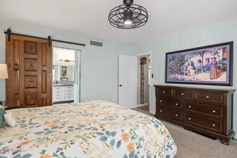 4701 E Abraham Ln, Phoenix, AZ 85050 photo 17