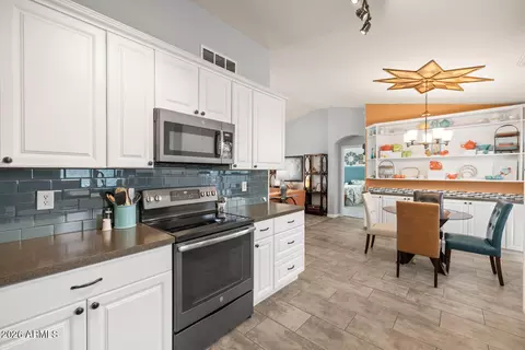 4701 E Abraham Ln, Phoenix, AZ 85050 photo 11