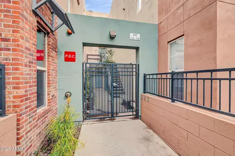 Exterior - 706 E Washington St #204, Phoenix, AZ 85034 photo 2 of 5