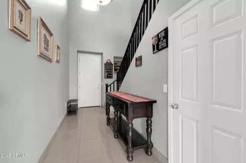 Entry Way - 706 E Washington St #204, Phoenix, AZ 85034 photo 2 of 4