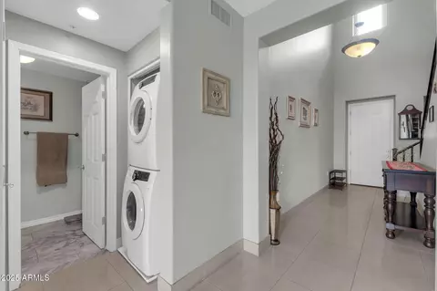 Entry Way - 706 E Washington St #204, Phoenix, AZ 85034 photo 3 of 4