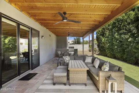Exterior - 3927 N 13th Pl, Phoenix, AZ 85014 photo 4 of 6