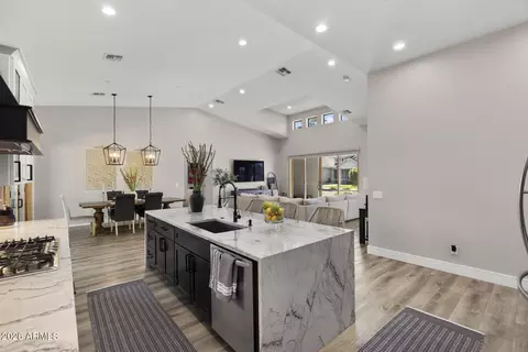 Kitchen - 3927 N 13th Pl, Phoenix, AZ 85014 photo 6 of 6