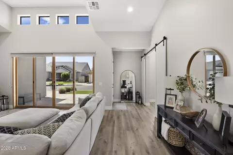 Entry Way - 3927 N 13th Pl, Phoenix, AZ 85014 photo 3 of 3