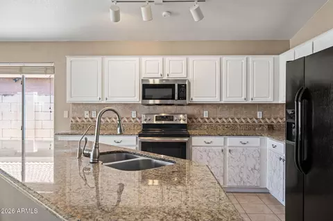 Kitchen - 7662 E Peralta Ave, Mesa, AZ 85212 photo 2 of 3