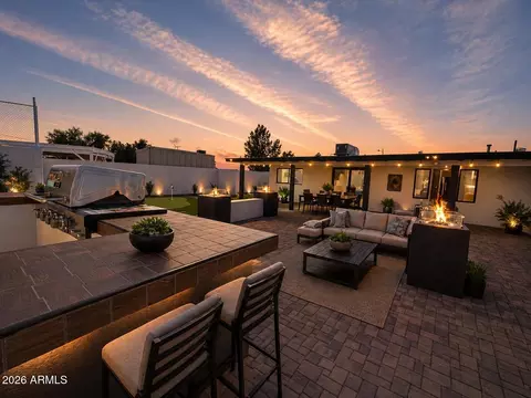 Exterior - 8025 N 11th Pl, Phoenix, AZ 85020 photo 9 of 12