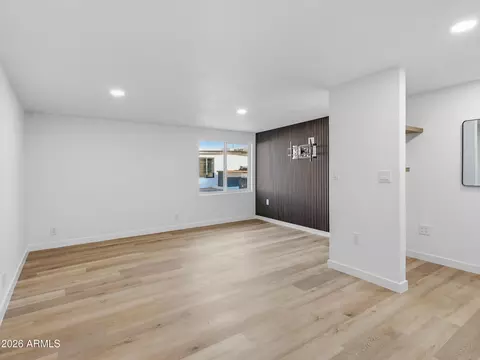 Living - 8025 N 11th Pl, Phoenix, AZ 85020 photo 4 of 7