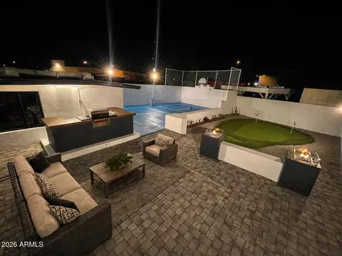 Exterior - 8025 N 11th Pl, Phoenix, AZ 85020 photo 11 of 12